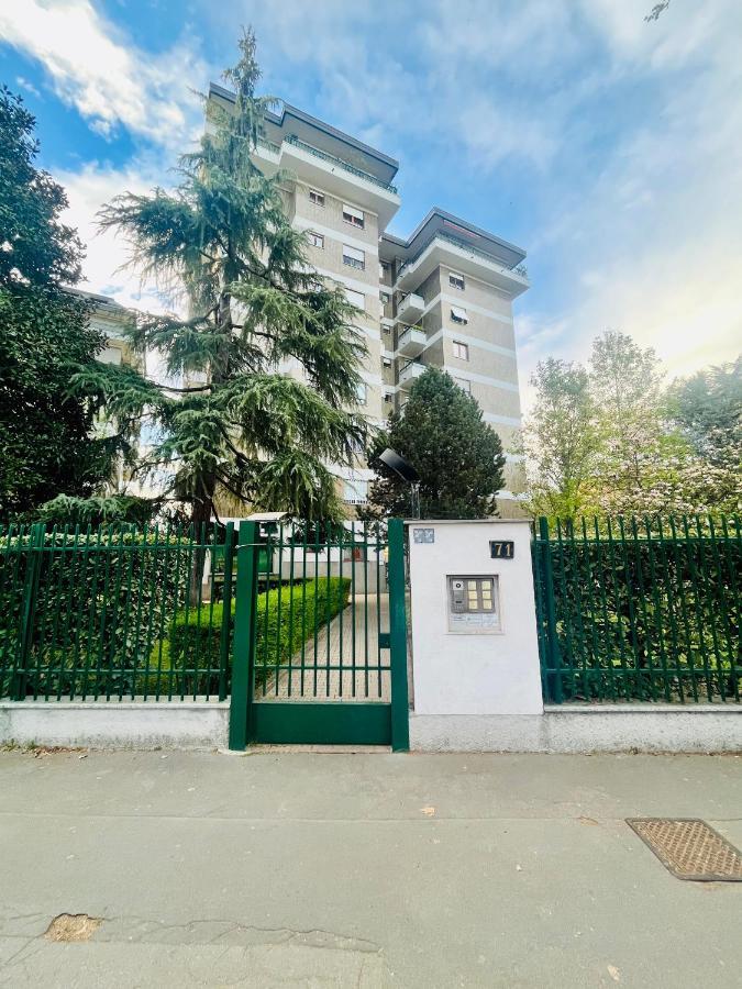 Green Guest House Милан Экстерьер фото